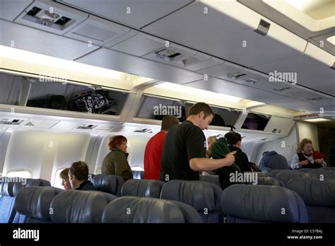 Air Passengers Stock Photos And Air Passengers Stock Images Alamy