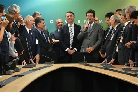 Bolsonaro Afina Su Estrategia Electoral Y Cambia Once Ministros Negocios And Política