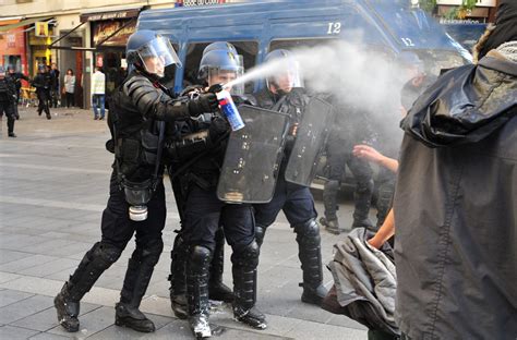 en images emeutes et violence urbaine à travers la france