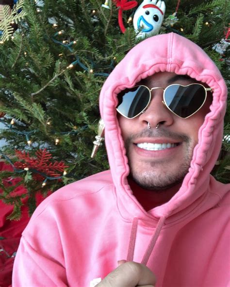 Balvin, dua lipa, bad bunny, and tainy are sensational on their latest single un dia. Bad Bunny cantando 'TUSA'