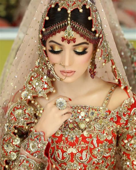 kashee s beauty parlour on instagram “ kashees beauty parlor 💇🏼‍♀️💇🏼‍♀️💇🏼‍♀️👸👰👰👰👰 … pakistani
