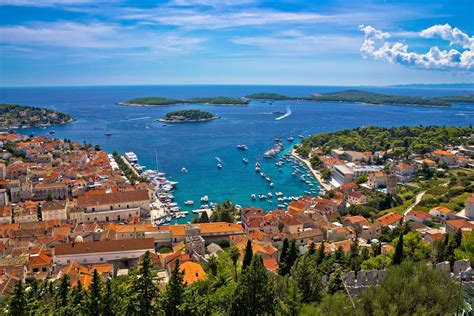 Holiday in Split and in Dubrovnik visiting the best tourist attractions ...