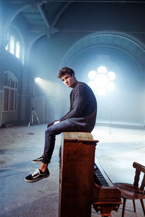 He was first known for taking part in deutschland sucht den superstar in 2013. Wincent Weiss "Feuerwerk (Single)" | Lieblingsmucke
