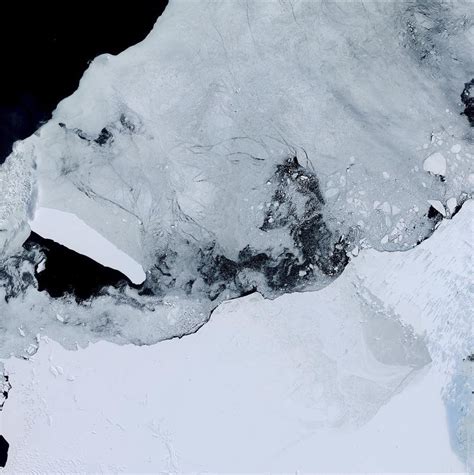 Giant Hole Opens Up In Antarcticas Ice Realclearscience
