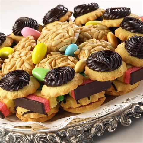 Italian Cookie Tray - 2 lbs by Ferrara Bakery - Goldbelly