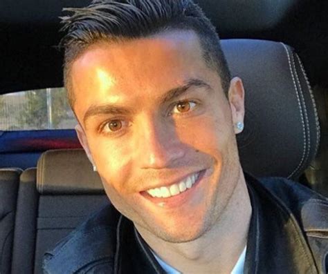 Полное имя:криштиану роналду (cristiano ronaldo). Криштиану Роналду знатно уважил мусульман (ВИДЕО) - IslamNews