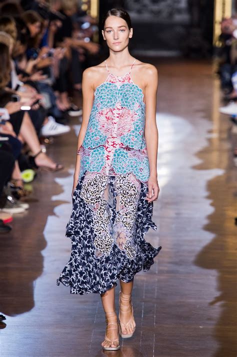 Stella Mccartney Ss 2015 Paris Visual Optimism Fashion Editorials