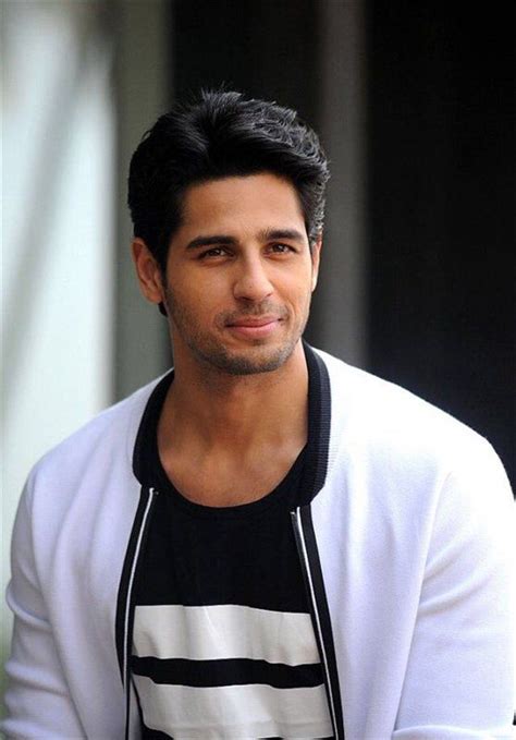 Sidharth Malhotra Indian Bollywood Actors Indian Hairstyles Men Cute Indian Guys