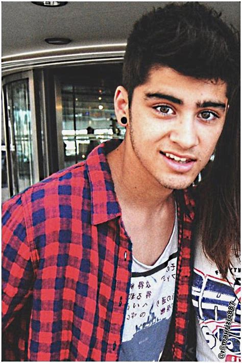Whenever he couldn't stop touching his own perfect jawline. Zayn Malik 2013 - One Direction Photo (34308352) - Fanpop