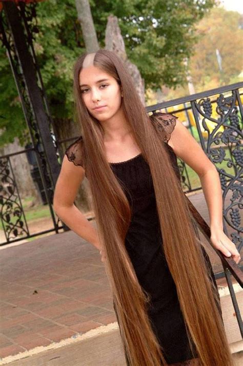 Right Down The Middle Long Hair Women Really Long Hair Long Hair Styles