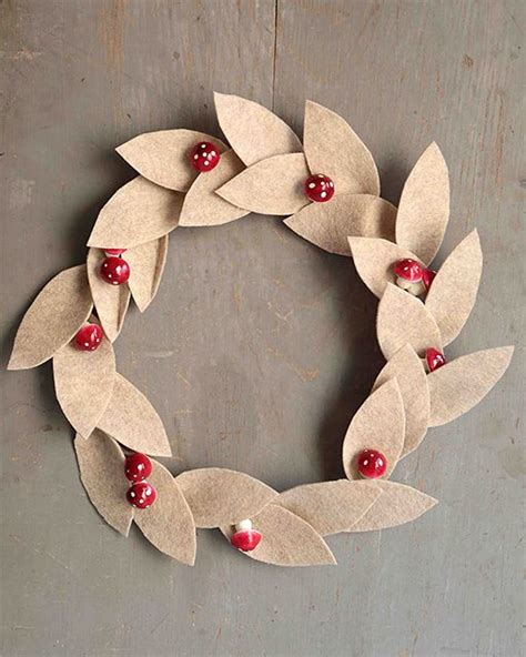 Felt Woodland Wreath Holiday Crafts Ts Felt Wreath How To Make