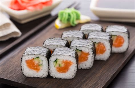 Add japanese cuisine to your cooking repertoire with these savory japanese recipes. Japanese Sushi Rolls