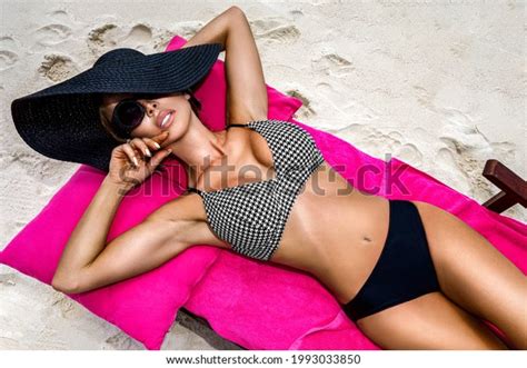 beautiful sexy tanned woman bikini model stok fotoğrafı 1993033850 shutterstock
