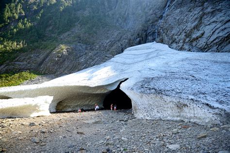 Hiking Big Four Ice Caves