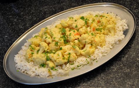 Bloemkool en kokosmelk curry