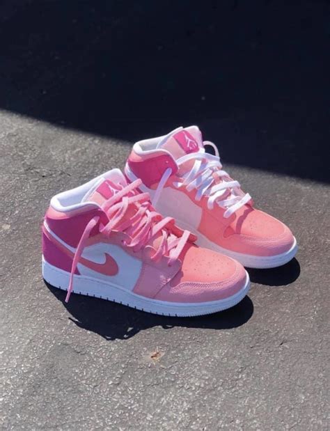 Jordan Shoes Girls Cute Nike Shoes Cute Nikes Cute Sneakers Pink Nike Shoes Pink Shoes