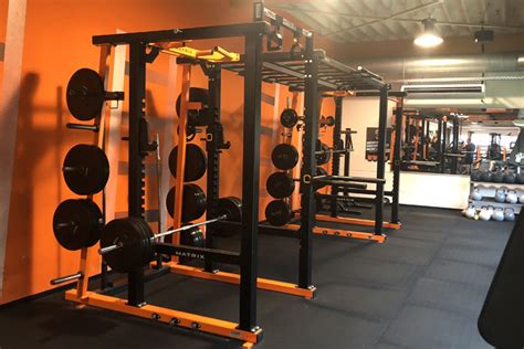 Basic fit owns and operates fitness chains in the netherlands and belgium. Fitnessclub Basic-Fit Zemst Zemstsesteenweg