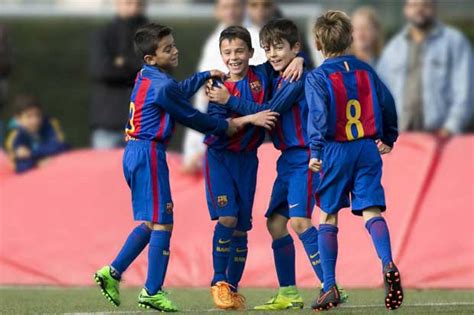 Nuestros cursos de cocina son monográficos y 100% participativos, dirigidos a aficionados y amantes de la cocina, e impartidos por un amplio conjunto de. Barcelona abrirá primera escuela de fútbol en el país