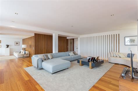 Visit your local store for the widest range of products. HomeLovers: wide living room | Idéias de sala de estar