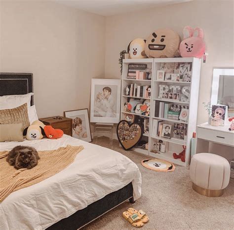 Bts & bt21 collection in my room i hope you guys enjoy the video don't forget to like,comment, and subscribe :d what's next? Bts room decor | Army room decor, Dream rooms, Room ...