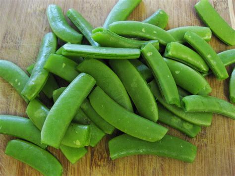 Whether affected by true wilt or common wilt, pea plants may display symptoms and illness during any growth stage. Bloatal Recall: Salmon with Dill-Pistachio Pistou
