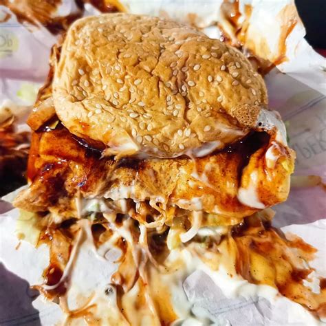 If you are a burger addict, especially at odd hours of the night when it is almost time for your favourite drama, or you're looking for one after a long day of work. The ultimate guide to ramly burgers (street burgers) in KL