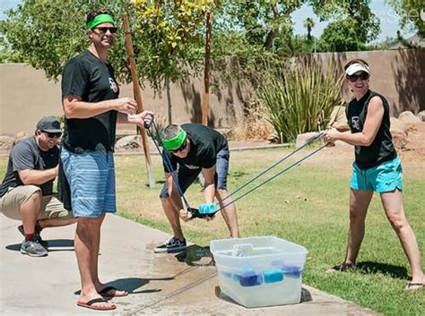 Este juego al aire libre para adolescentes es perfecto para un caluroso día de verano. Cumples muy especiales: Ideas de juegos para fiestas de ...