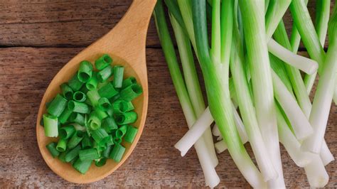 What Are Scallions And How Do You Use Them