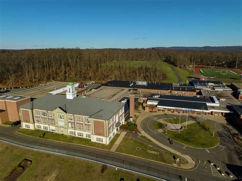 Farmington residents vote to improve roads, preserve 1928 building