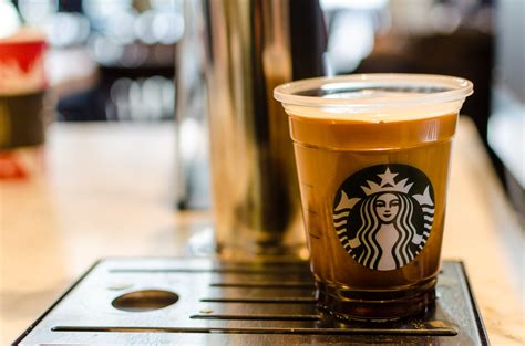 An og favorite, a grande starbucks' cold brew will give you 205 milligrams of caffeine. Starbucks Nitro Cold Brew Review - Hello Vancity