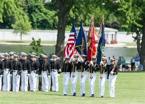 Usna Commissioning Week 2019 Color Parade Honors Midshipmans Mother