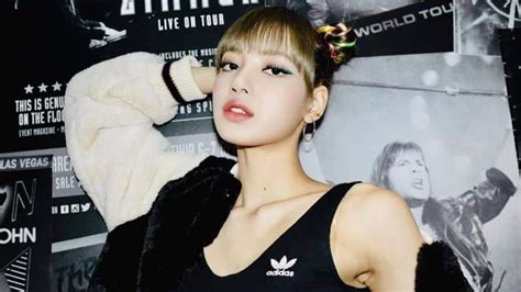 Blackpinks Lisa Makes K Pop History With Asian Hall Of Fame Induction