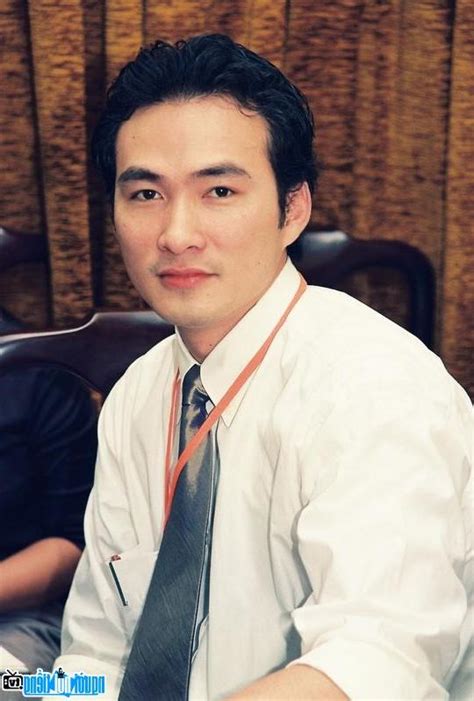 Anh bắt đầu được chú ý đến sau khi tham gia diễn xuất trong một loạt phim truyền hình dài tập như: Diễn viên Chi Bảo