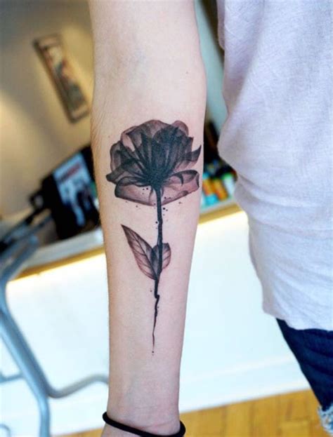 Men, on the other hand, can add a black rose with a feather to depict a departed soul. 35 X-Ray Flower Tattoos That Will Take Your Breath Away ...