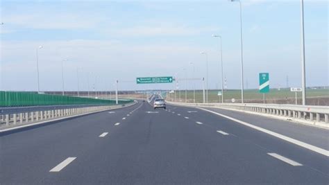 De astăzi, oamenii se bucură de zilele libere de 1 mai şi paşte. Trafic restricționat pe Autostrada Soarelui. La mare, cu ...