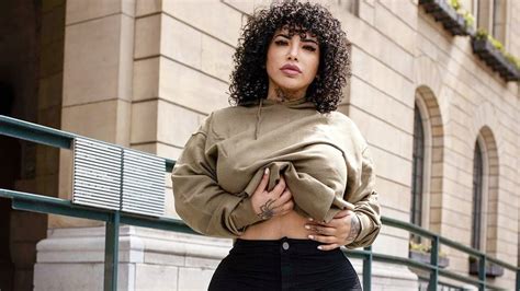 Curvy Model Queen Azita Biography Career Wiki Curvy Outfit Net Worth And Fashion Youtube