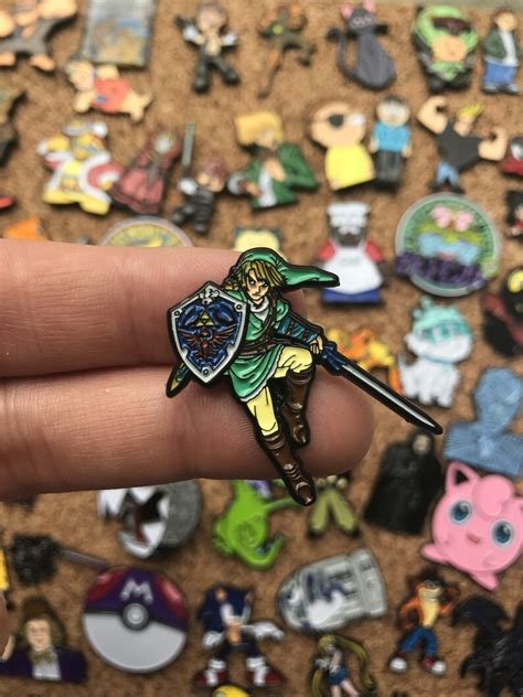 Link Zelda Hylian Shield Custom Enamel Pin Pins Pin Badge Etsy