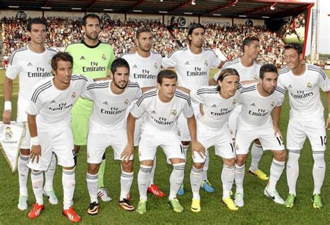 Ancelotti no hará experimentos como los que intentó el partido de la primera vuelta en el camp nou, poniendo en el medio campo a sergio ramos. El primer once de Ancelotti - Fotogalería - MARCA.com