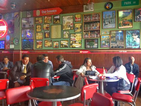 If you find yourself in the middle of rainy, chilly spell. De Viaje Por...: Historia del café pasaje Bogotá