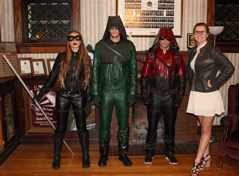 Team Green Arrow Group Halloween Costume Costume Yeti