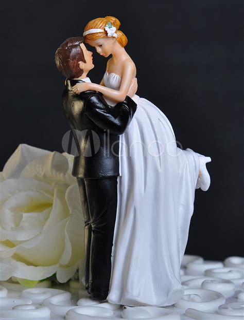 Classic Couple Romantic Figurine Wedding Cake Topper