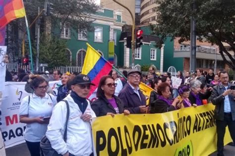 Las protestas de miles de personas en colombia en contra de la reforma tributaria se vieron empañadas por actos de vandalismo. Protestas en Colombia han dejado 769 heridos - El Buen Tono