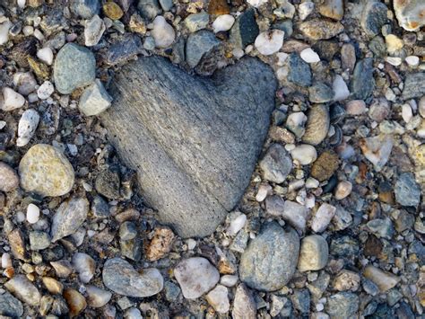Heart Rock Rivers Rocks Texture Heart Crafts Surface Finish