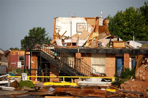 Tornado Kills 2 People And Injures 29 Others In Oklahoma Pbs Newshour