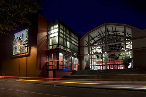 Not too small and not to cold to seat and watch movie. Freccia Rossa Shopping Center | L22 | Centro commerciale ...