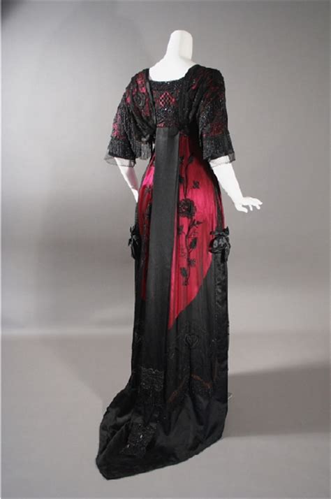 Ephemeral Elegancesatin Evening Dress With Embellished Tulle Overlay