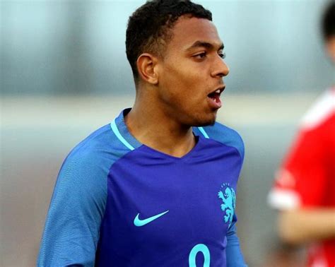 Donyell malen (born 19 january 1999) is a dutch professional footballer who plays as a forward for eredivisie club psv eindhoven and the netherlands national team. Report: Dortmund line up Donyell Malen as a potential ...