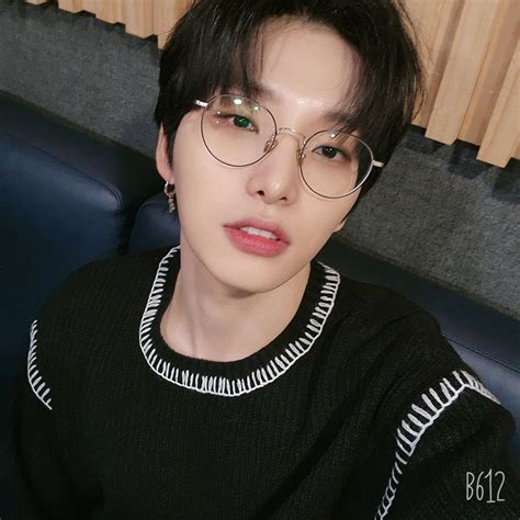 Seoho Bubble Bath 🛁🐿 On Twitter In 2022 Male Kpop Idols With Glasses