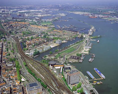 The port of amsterdam is also known as (nlams). Puerto de Ámsterdam - Megaconstrucciones, Extreme Engineering