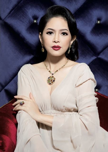 Nhóm tiện ích đường bộ. Doanh nhân Lê Hồng Thủy Tiên và con đường thoát khỏi cái ...